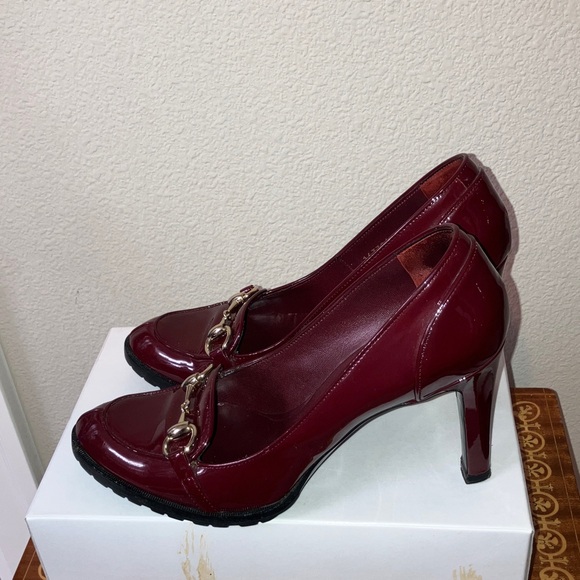 Gucci Shoes - Gucci 8 Burgundy Patent Leather Heels Horsebit
